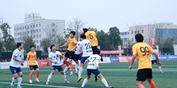 云开体育-合肥城市足球联赛肥东主场首战激情开赛|肥东队|巢湖|体育场|比赛|球员_新浪体育_新浪新闻