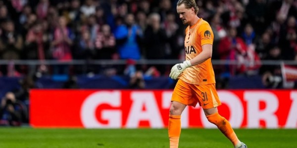 造孽！热刺22岁门将欧冠2度送礼16分钟被换下 本赛季英超0出场|金斯基|图多尔|托特纳姆热刺|维卡里奥|阿尔瓦_新浪新闻