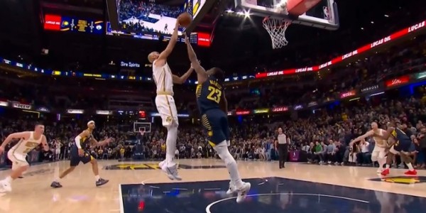 开云体育-刺激了！怀特突破上篮绿军扳平比分 比赛还剩28秒